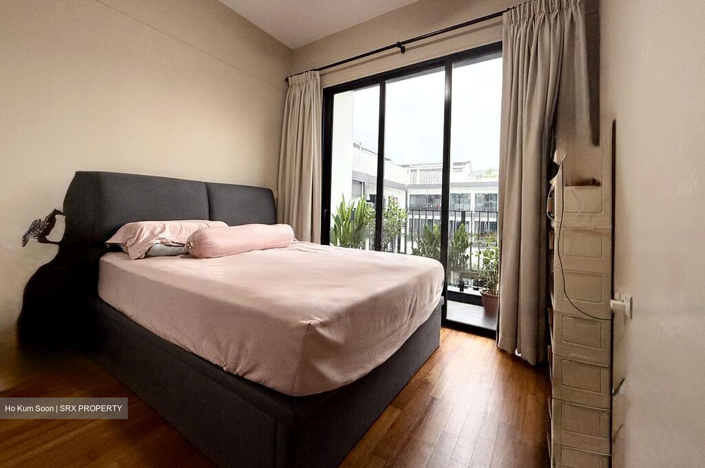Village @ Pasir Panjang (D5), Condominium #474070971